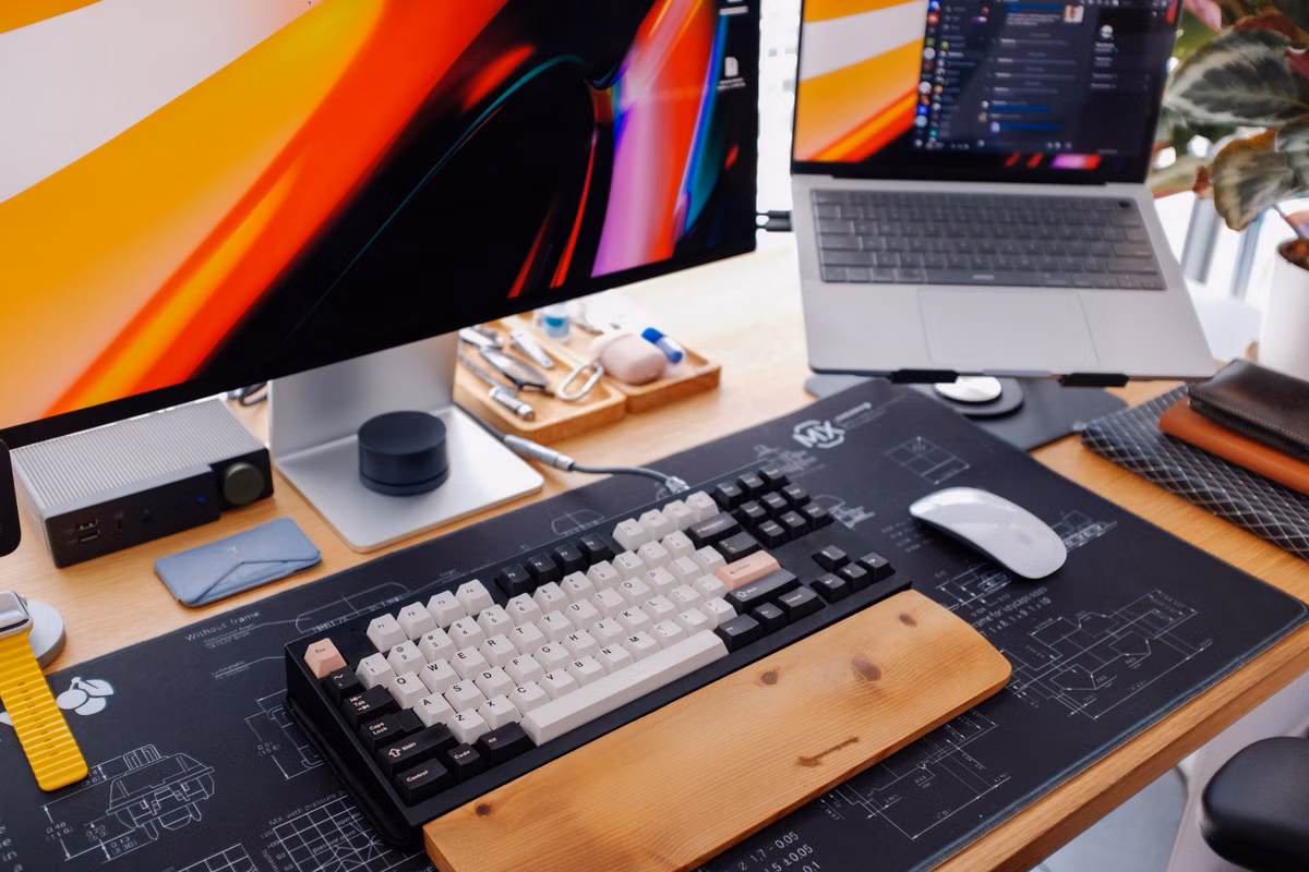 InDesign 21.6: Wie lange Remote-Mac mieten? Projektplanung 2026